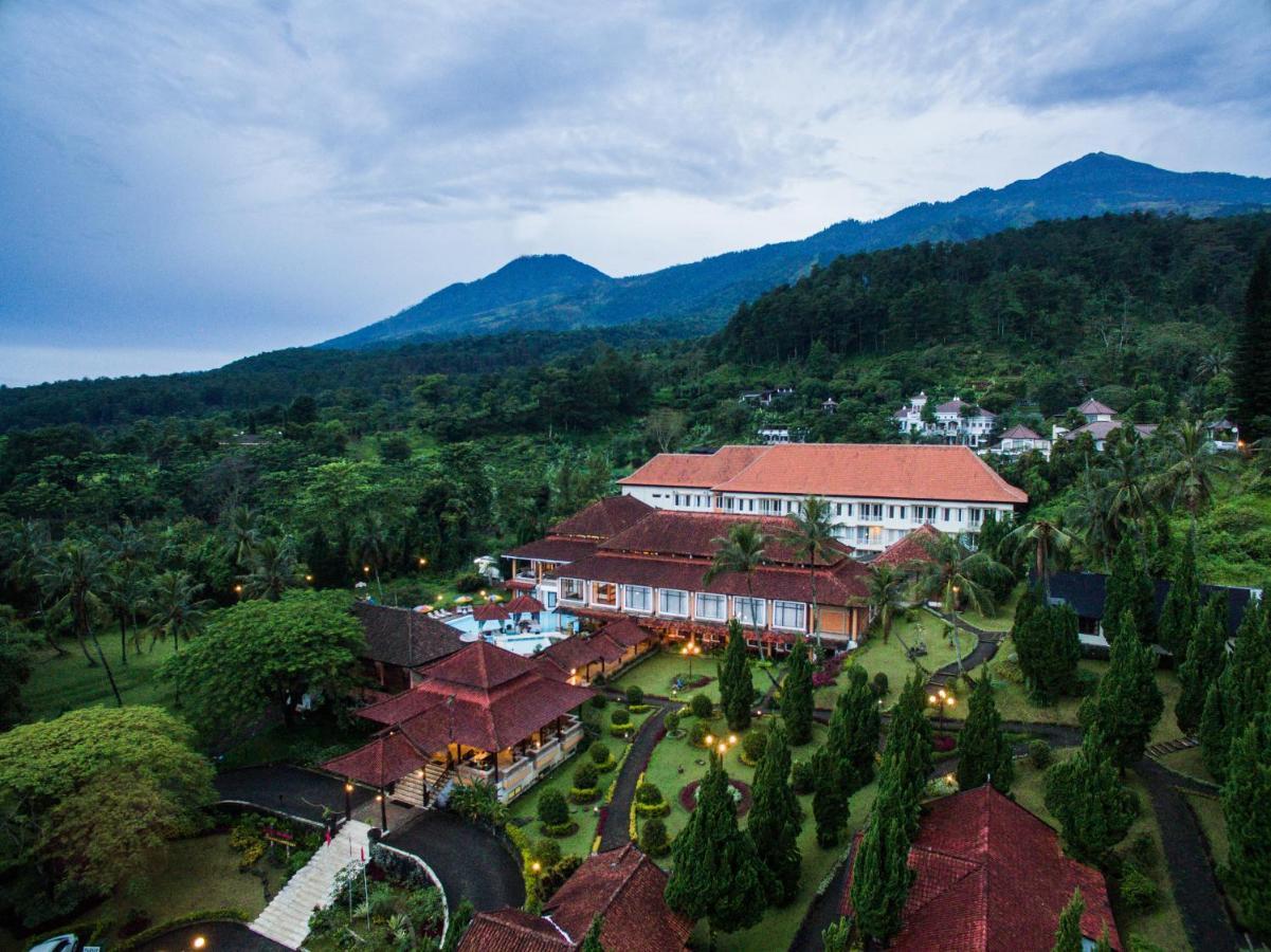 Royal Trawas Hotel&cabañas Exterior foto