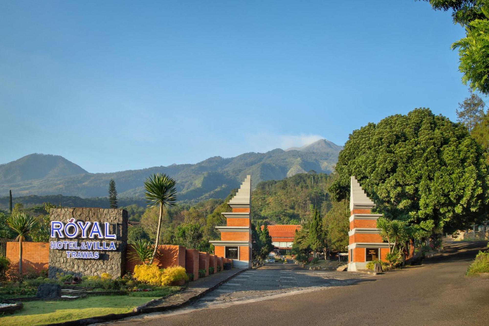 Royal Trawas Hotel&cabañas Exterior foto