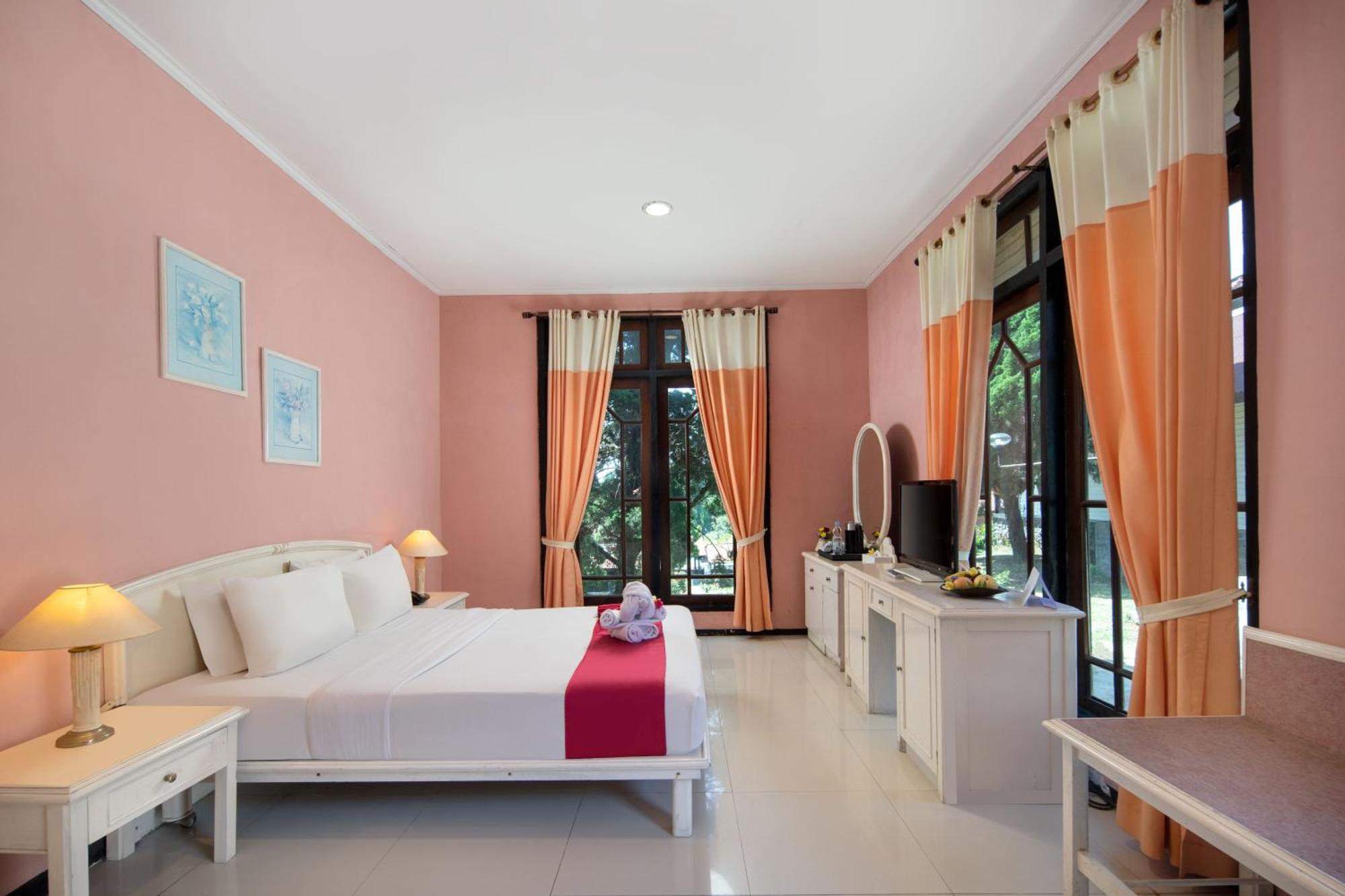Royal Trawas Hotel&cabañas Exterior foto