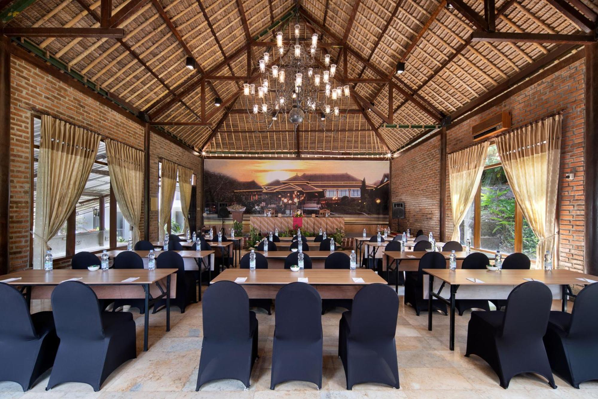 Royal Trawas Hotel&cabañas Exterior foto
