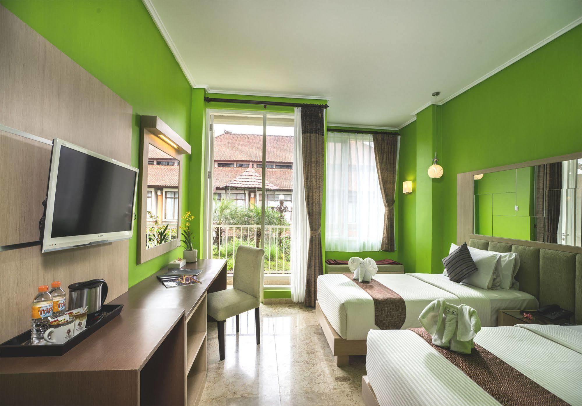 Royal Trawas Hotel&cabañas Exterior foto